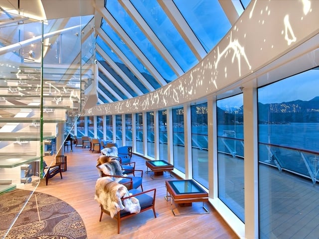Explorers Lounge
