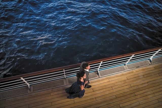 Voyager Railing Couple