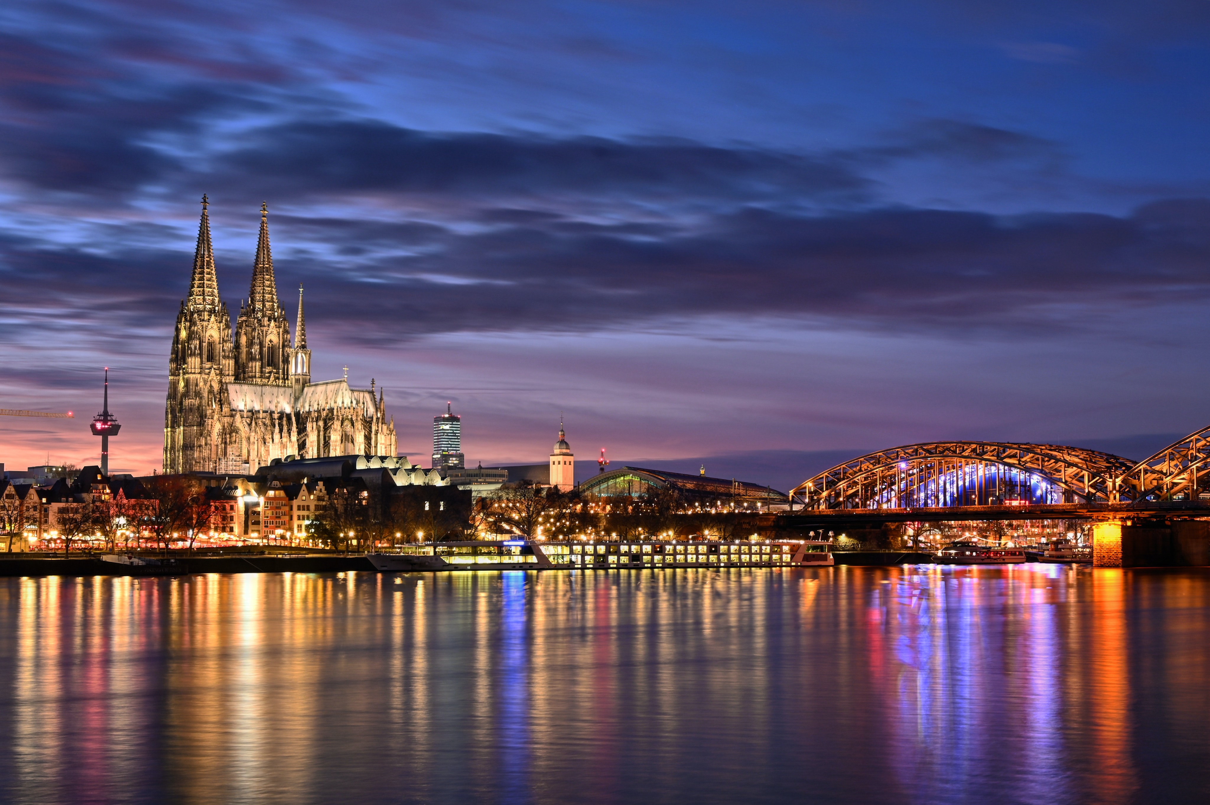 cologne_germany_roman-burki-zeM4eTle8GY-unsplash