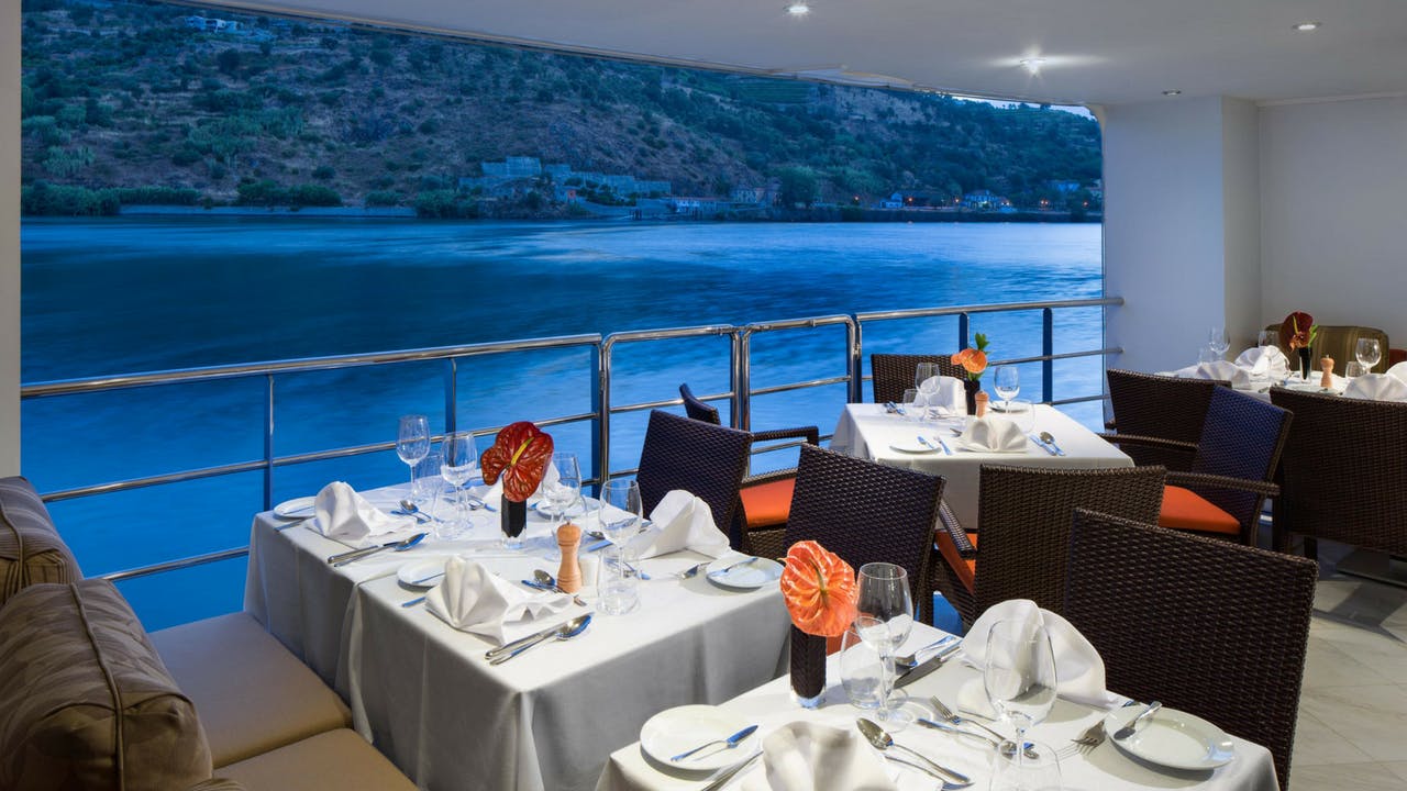 AmaWaterways open-air dining room